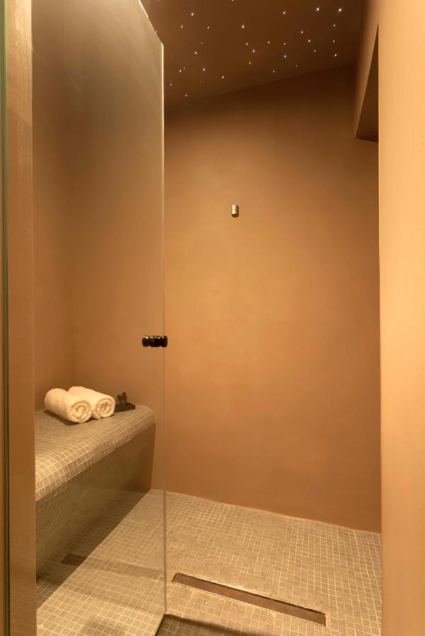 A Truly Wow Experience For Every Guest. The Place Athen Eksteriør billede