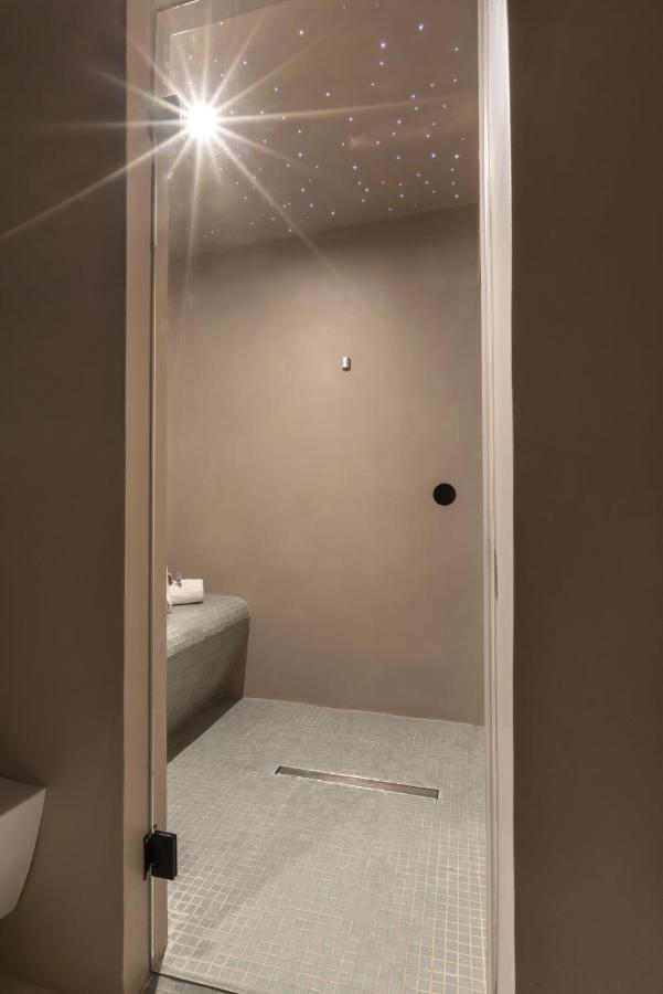 A Truly Wow Experience For Every Guest. The Place Athen Eksteriør billede